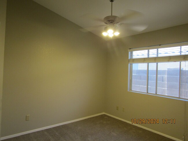 Building Photo - Single Story 3 bedroom 2 Bath with Private...