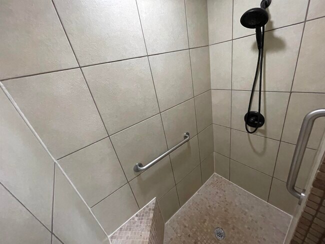 Building Photo - 2202 O'Kane St