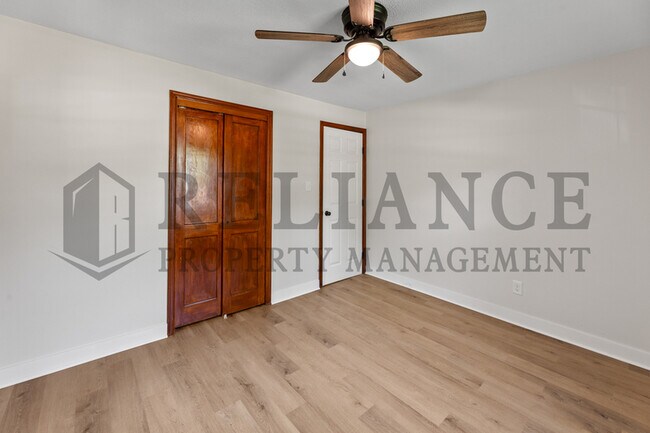 Building Photo - 1103 S Waverly St