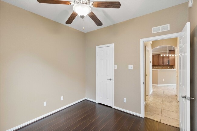 Building Photo - 13814 McKinney Creek Ln