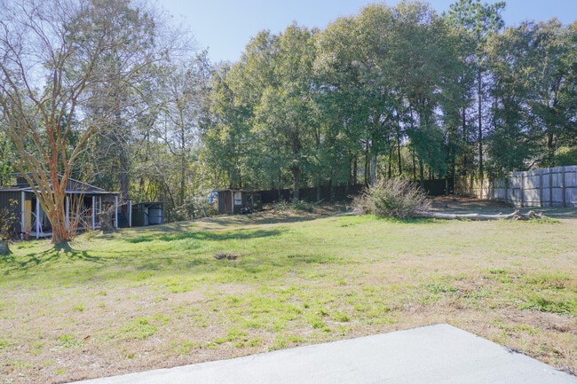 Building Photo - 6 Flora Cove