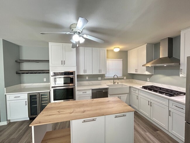 Building Photo - Upgraded Single Story Home No HOA!