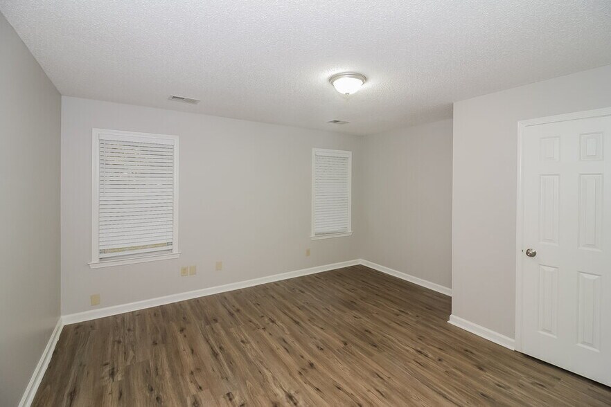 Building Photo - 1700 Torrington Ct