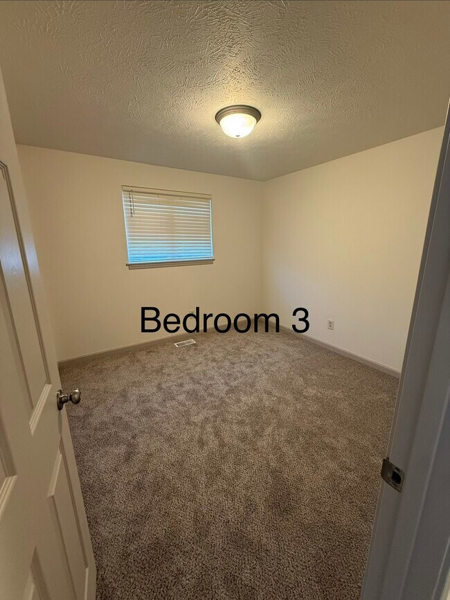 Building Photo - 14626 E 5th Ave