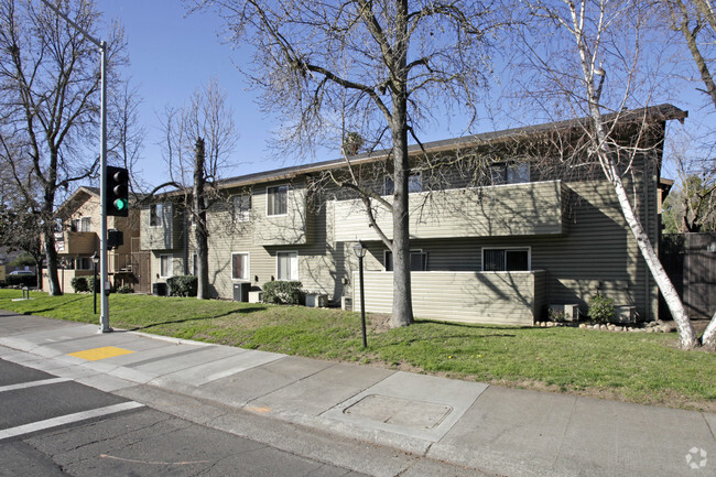 Primary Photo - Parkview Village Apartments