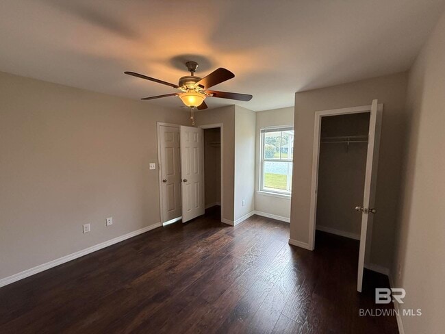 Building Photo - 912 Sentinel Cir