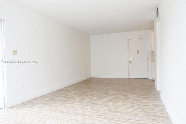 Building Photo - 495 NW 72nd Ave