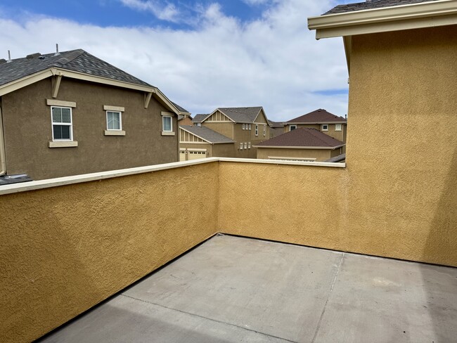 Building Photo - Wolf Ranch