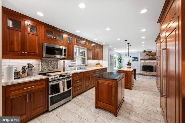 Building Photo - 7362 Clifton Rd