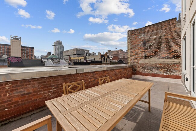 Building Photo - 19 St Marks Pl