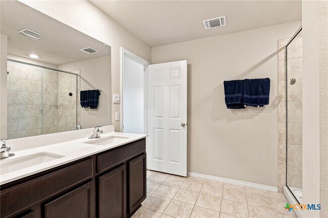 Building Photo - 1261 Lindsey Dr