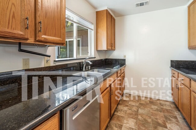 Building Photo - 6128 Mariposa Ave