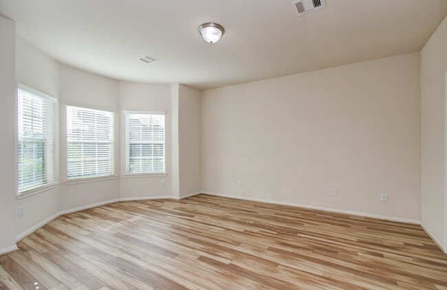 Building Photo - 7506 Pavilion Dr