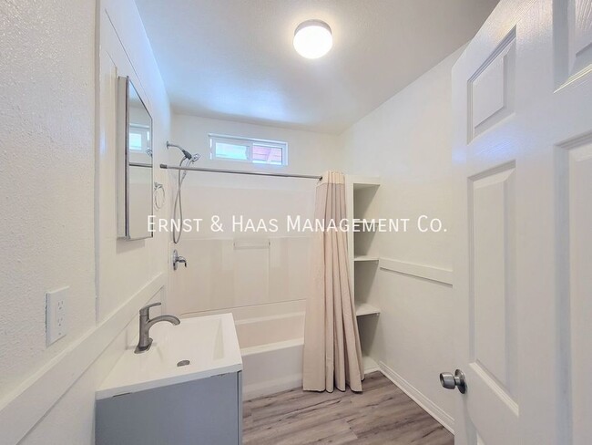 Building Photo - 2068 Linden Ave