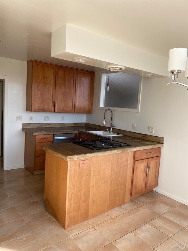 Building Photo - 11 Andrew Dr