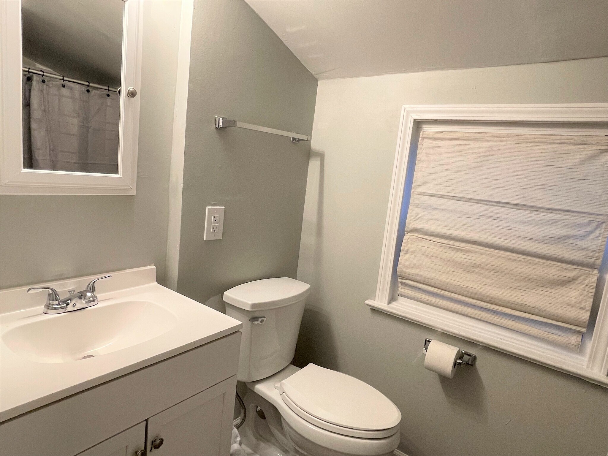 Building Photo - 120 Edgemont Rd