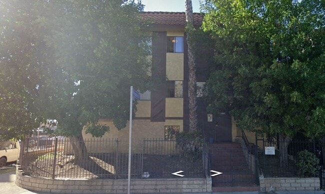 Building Photo - Spacious 2-Bedroom Condo Near Topanga West...