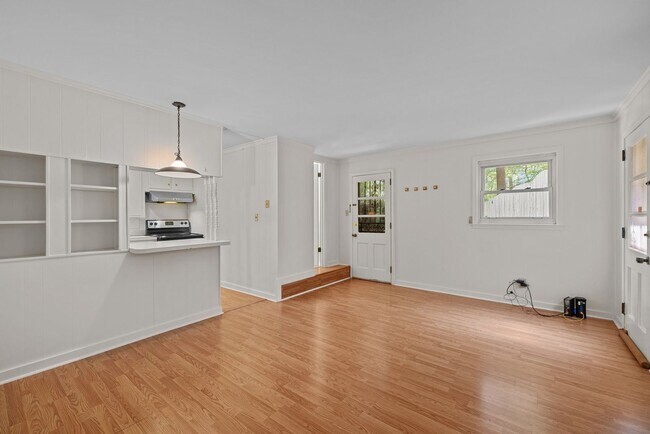 Building Photo - Charming 1 Bedroom Home near Duke University