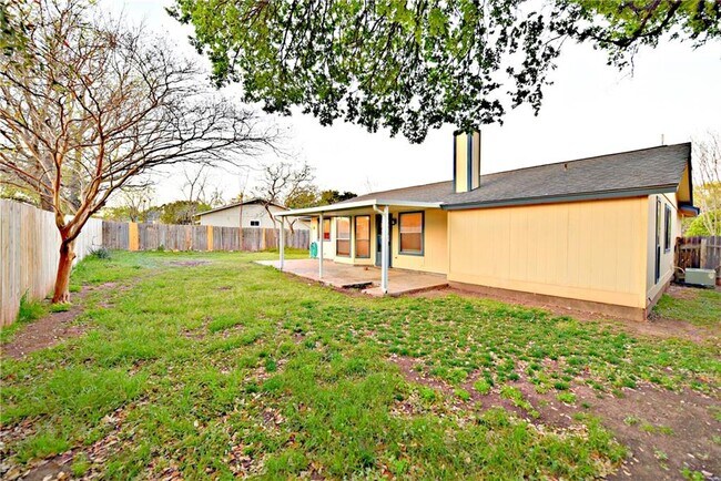 Building Photo - 805 Lone Tree Ct