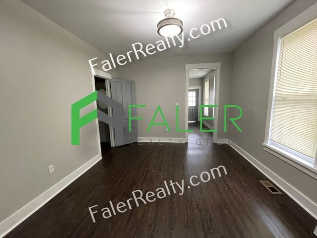 Building Photo - Beautiful South Park Home