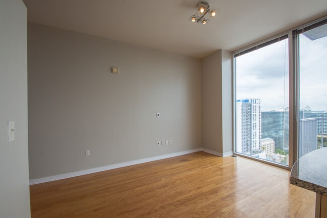 Building Photo - 1 Bedroom Apartment w/ Beautiful View and ...