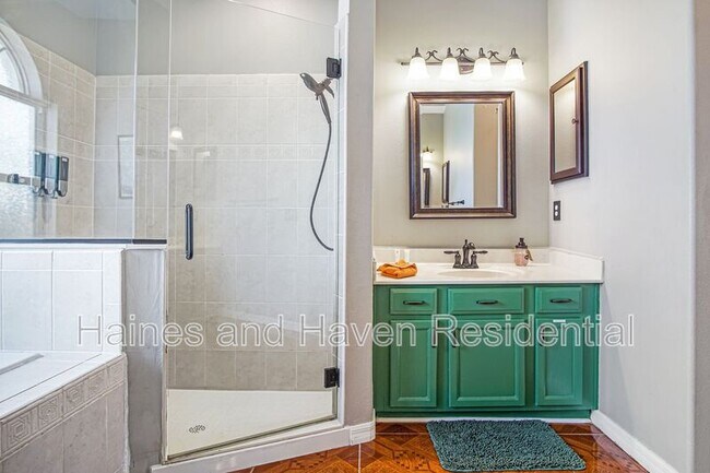 Building Photo - 403 Corvina Dr