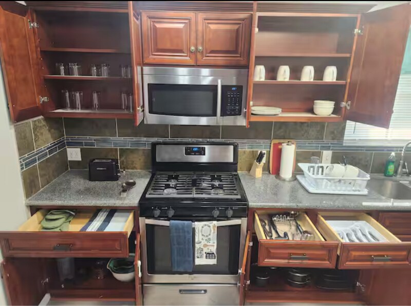 Building Photo - 1334 W Ridgewood Ct