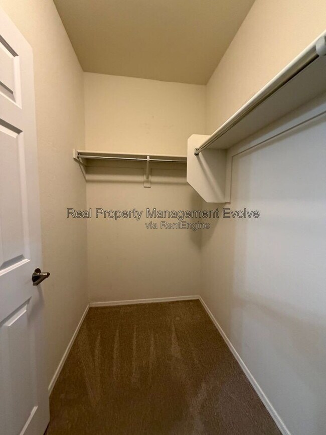 Building Photo - 5164 W Quail Track Dr