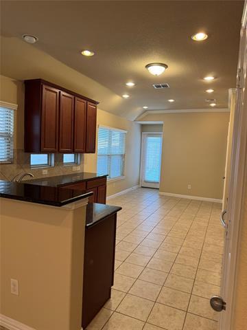 Building Photo - 15917 Alvarado Dr