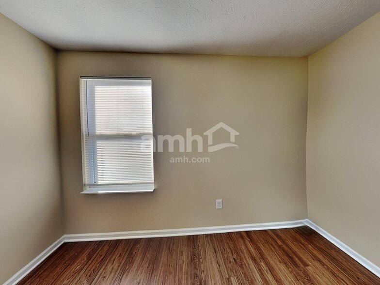 Building Photo - 11141 Hylas Dr