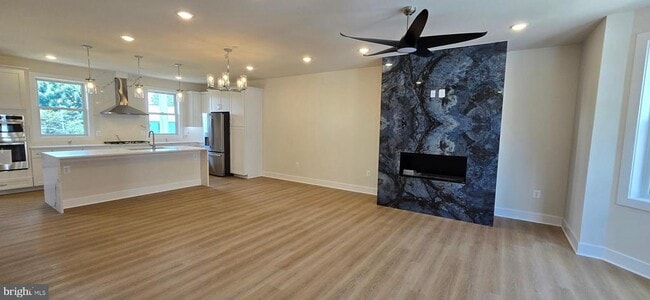 Building Photo - 416 Chapel Alley