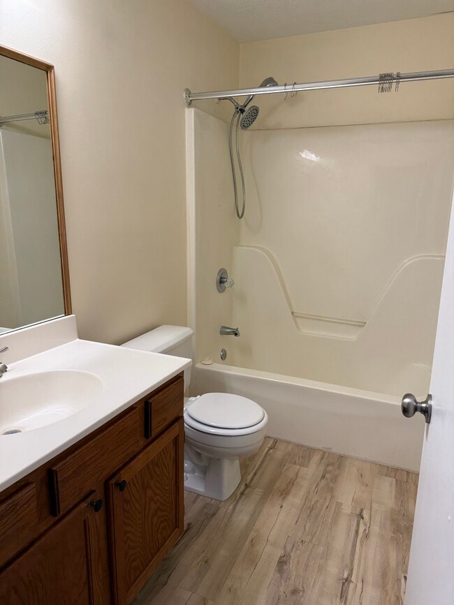 Building Photo - 4512 Hooks Ln