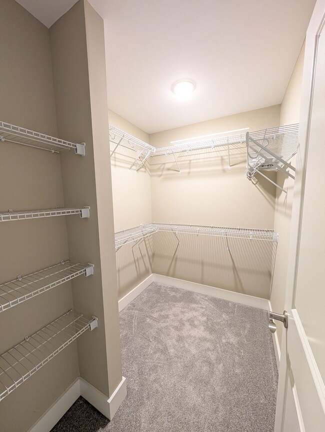 Building Photo - Long Term Rental -Oakley Area