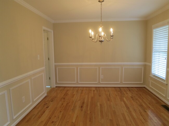 Building Photo - 305 Cinnamon Way