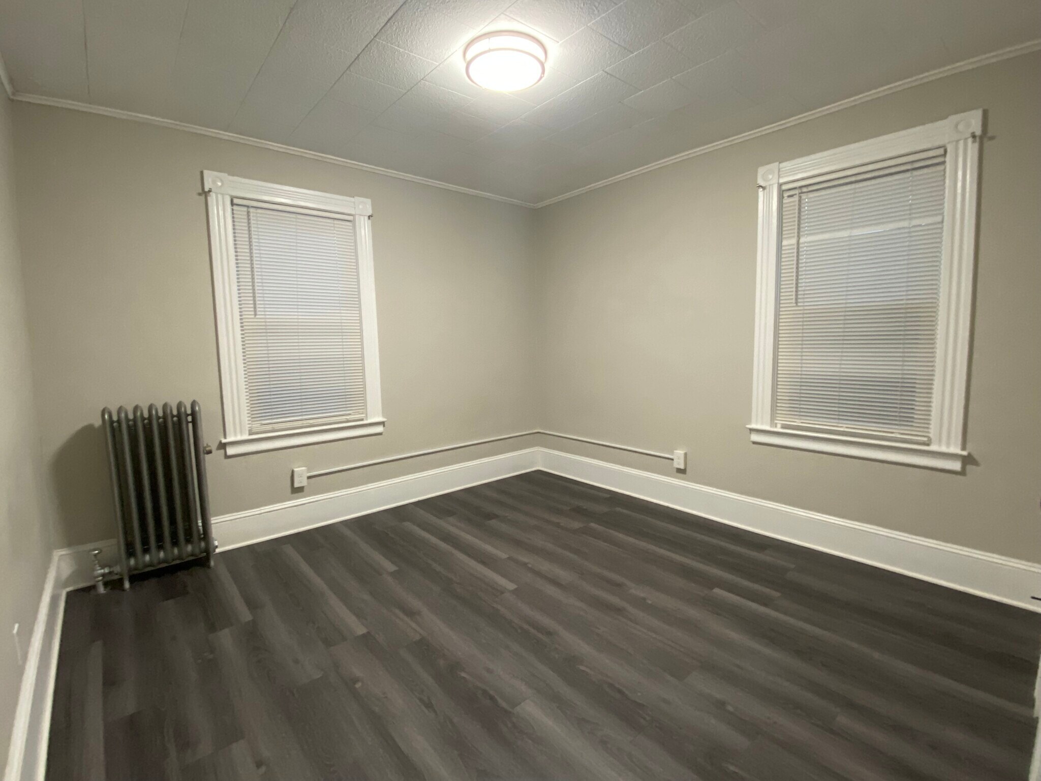 Building Photo - 46 Mooreland St