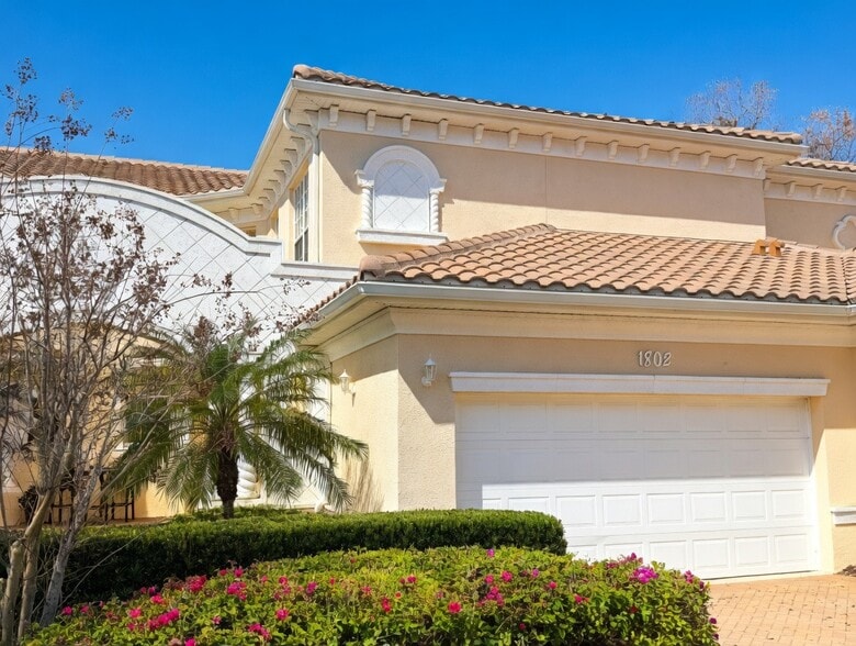 Building Photo - 1802 Triano Cir
