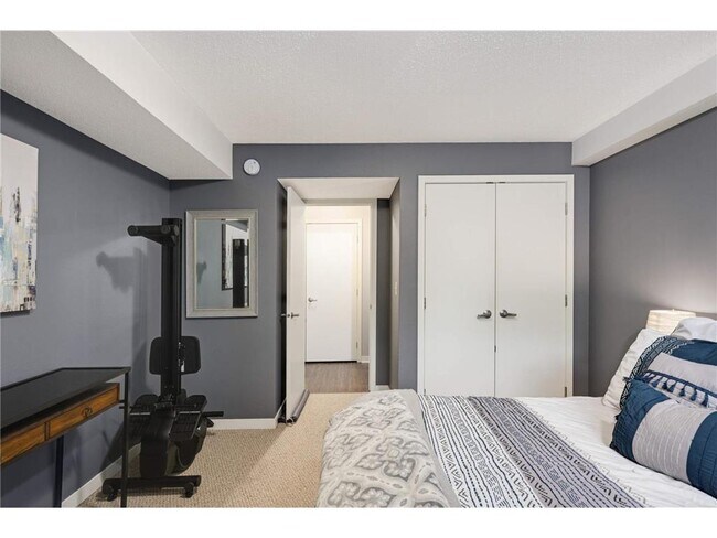 Building Photo - 48 Groveland Terrace