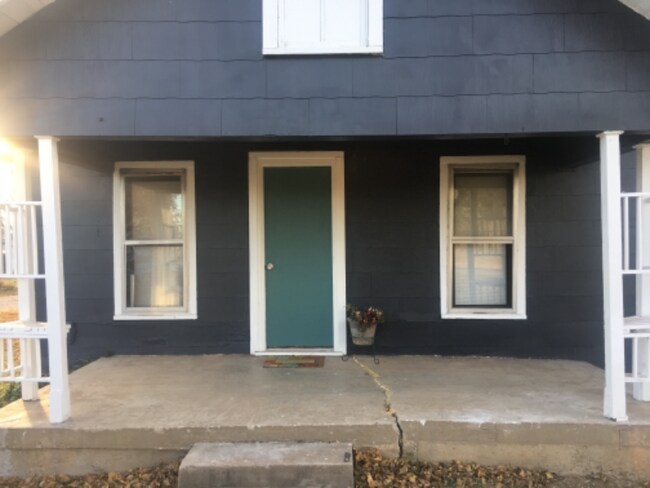 Building Photo - 417 N Linwood Ave