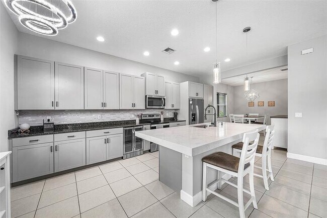 Building Photo - 15406 Goldfinch Cir