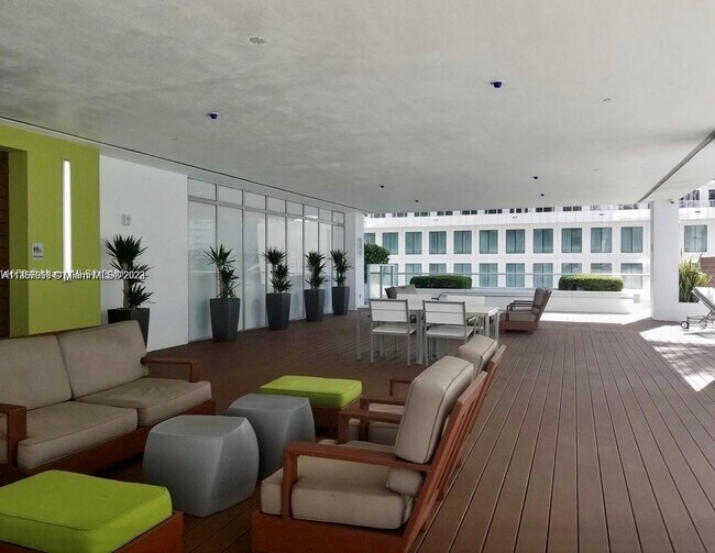 Building Photo - 500 Brickell Ave
