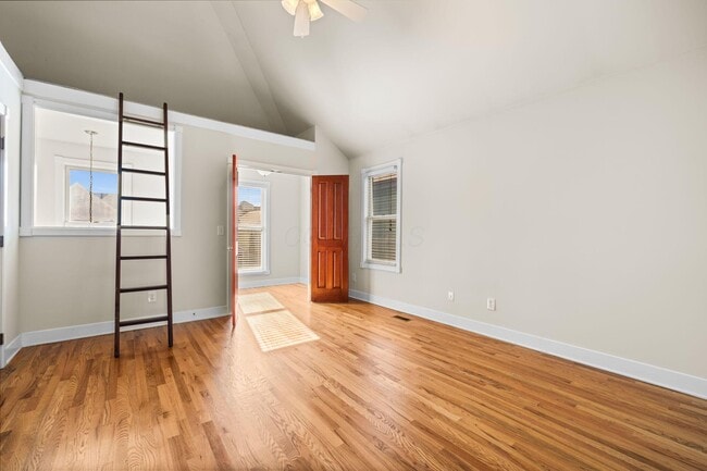 Building Photo - 975 N 6th St