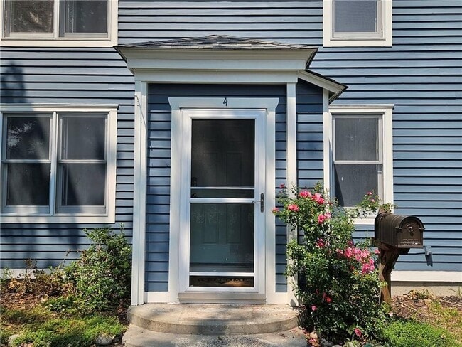 Building Photo - 208 Marlborough St