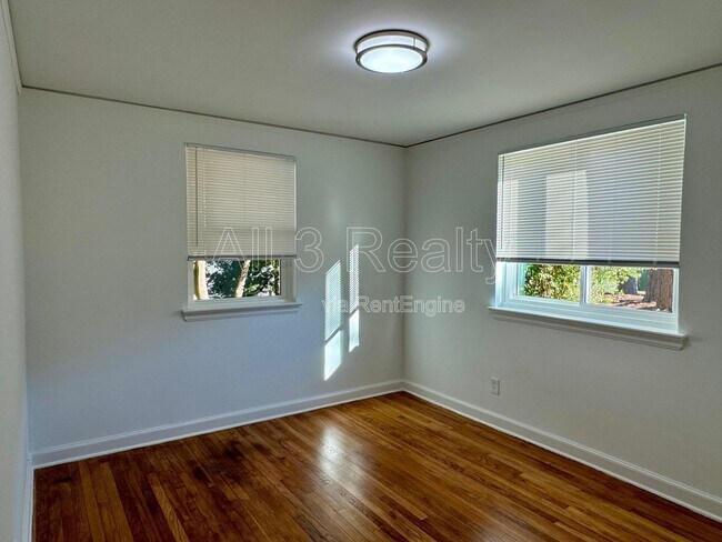 Building Photo - 2927 Brevard Ave