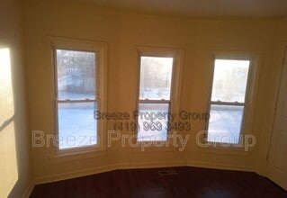 Building Photo - 1909 N Superior St