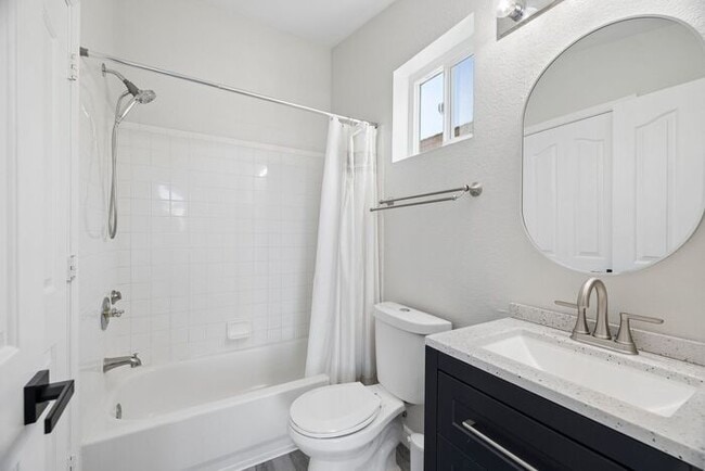 Building Photo - 1057 S Jamaica Way