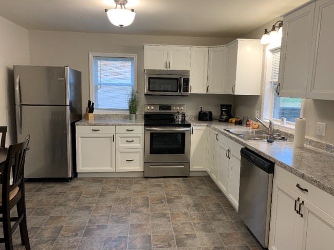 Building Photo - 1800 Notre Dame St