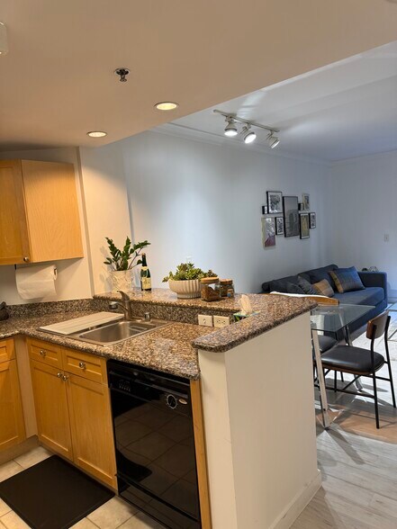 Building Photo - 777 7th St NW