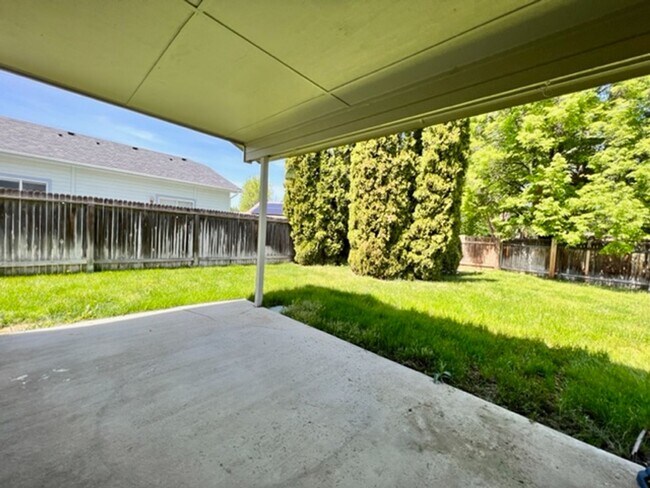 Building Photo - Beautiful Home in Boise!  *Special $300 OF...