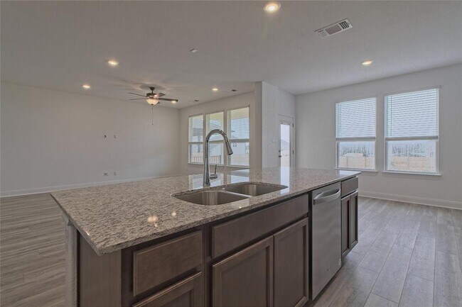 Building Photo - 212 Turnbuckle Bnd