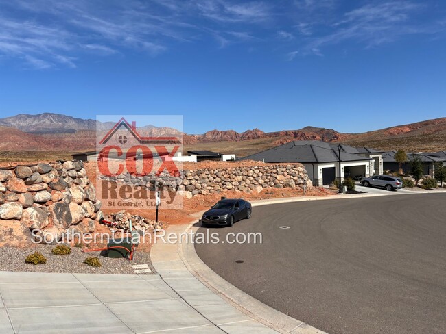 Building Photo - Washington Vistas 3 bed plus office Single...